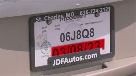 St. Louis County town tows cars from driveways with expired tags